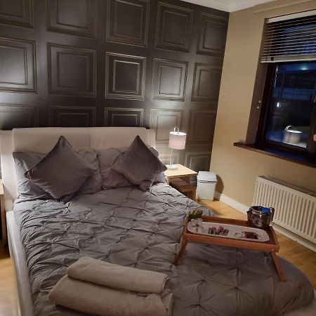 Private Room City Skyline And Mountain Views Close Too Belfast Centre And Airports Free Parking Esterno foto