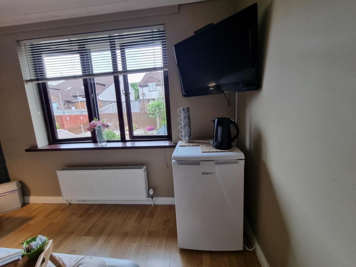 Private Room City Skyline And Mountain Views Close Too Belfast Centre And Airports Free Parking Esterno foto