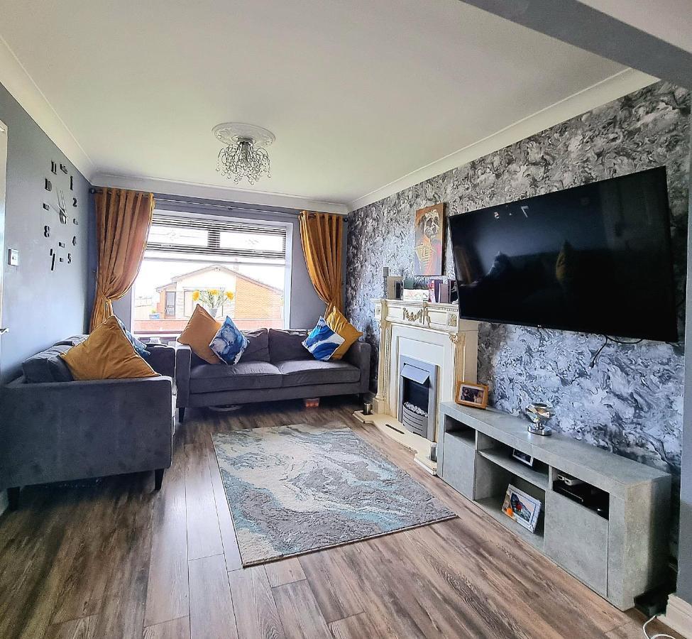 Private Room City Skyline And Mountain Views Close Too Belfast Centre And Airports Free Parking Esterno foto