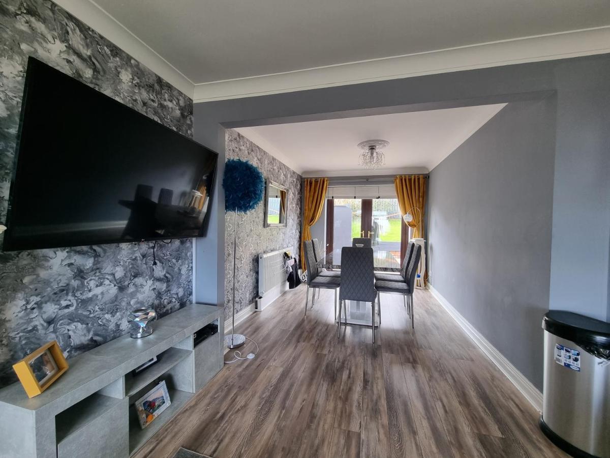 Private Room City Skyline And Mountain Views Close Too Belfast Centre And Airports Free Parking Esterno foto